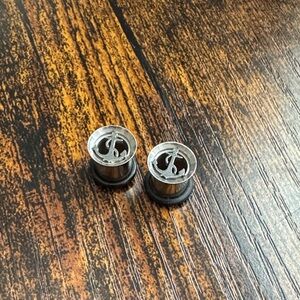 Silver Anchor Plugs